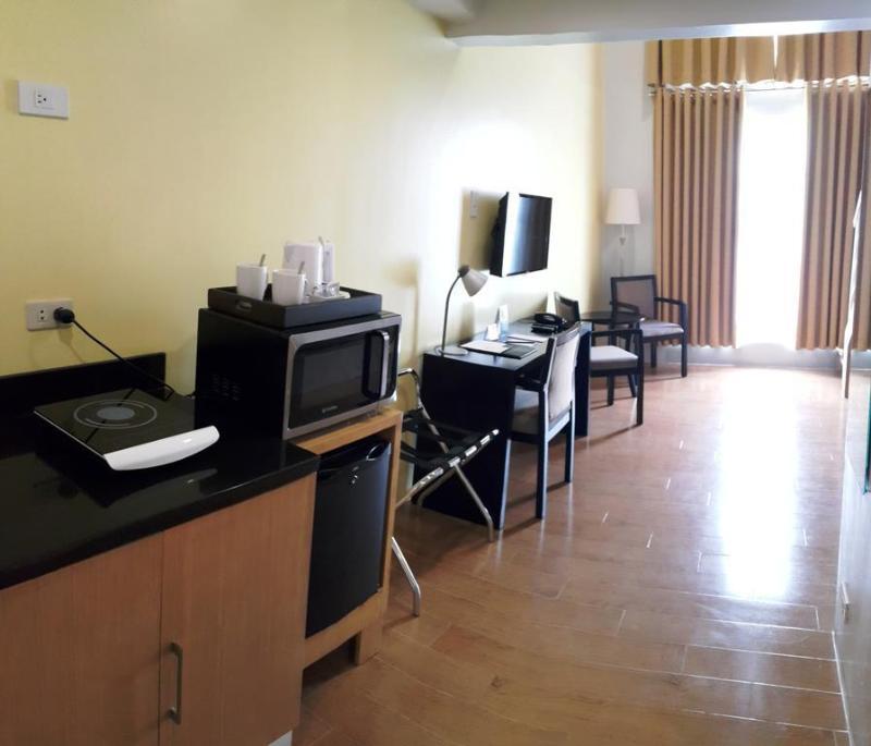 Aurumone Makati Suites マカティ エクステリア 写真