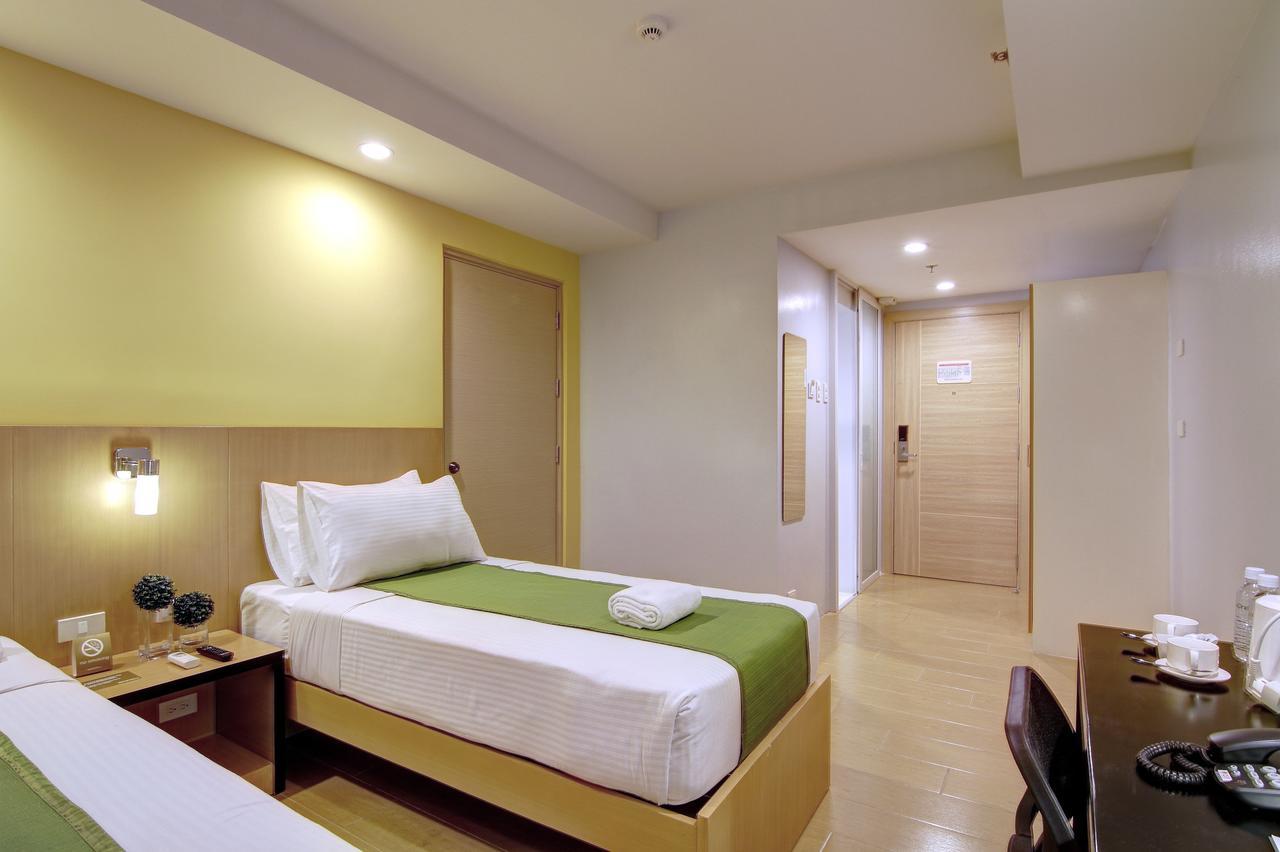 Aurumone Makati Suites マカティ エクステリア 写真