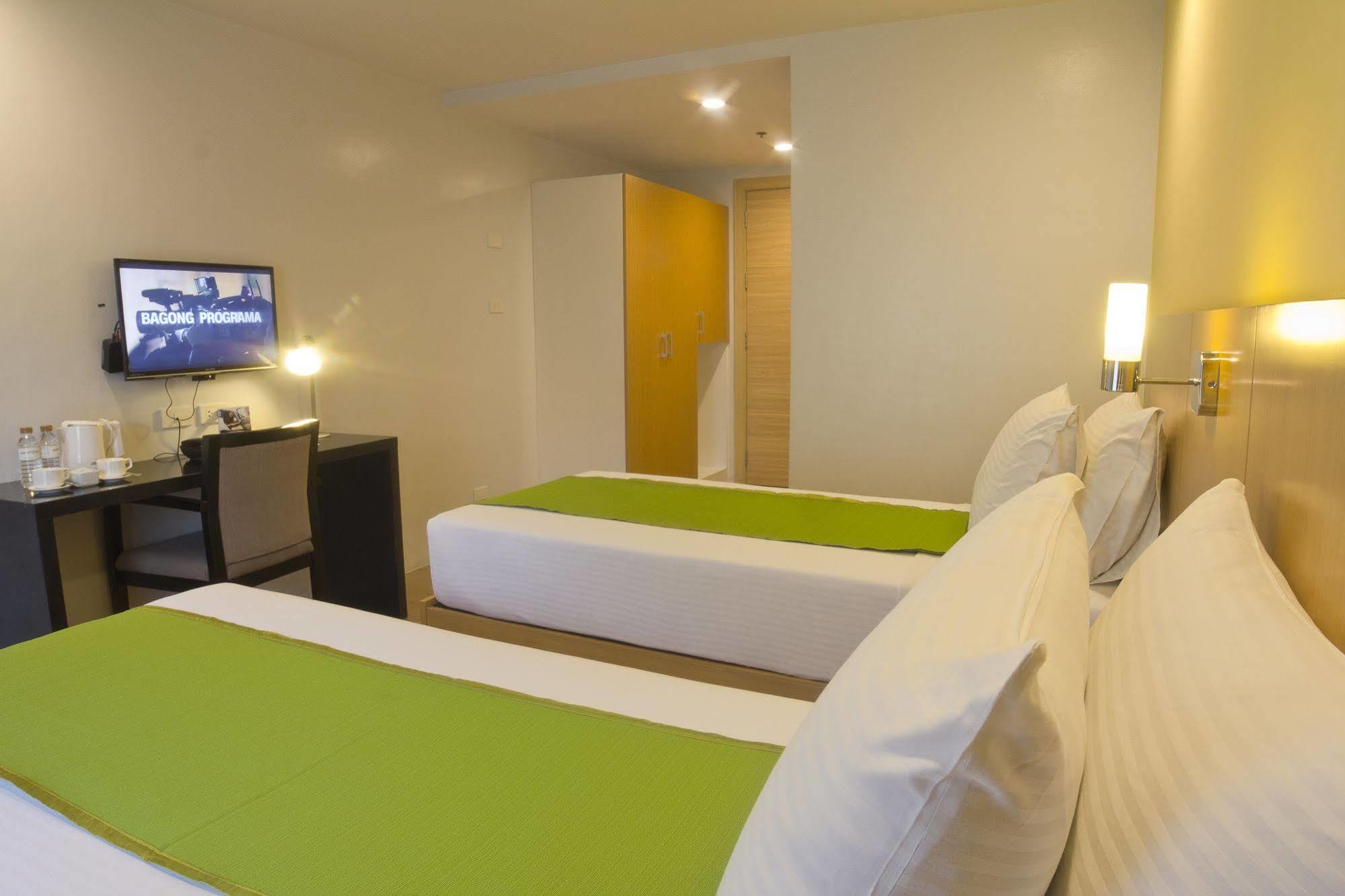 Aurumone Makati Suites マカティ エクステリア 写真