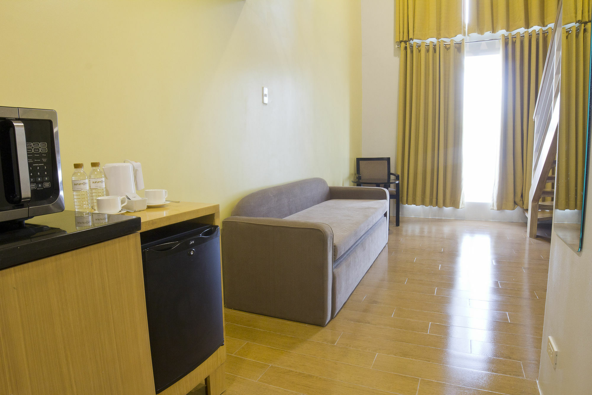 Aurumone Makati Suites マカティ エクステリア 写真