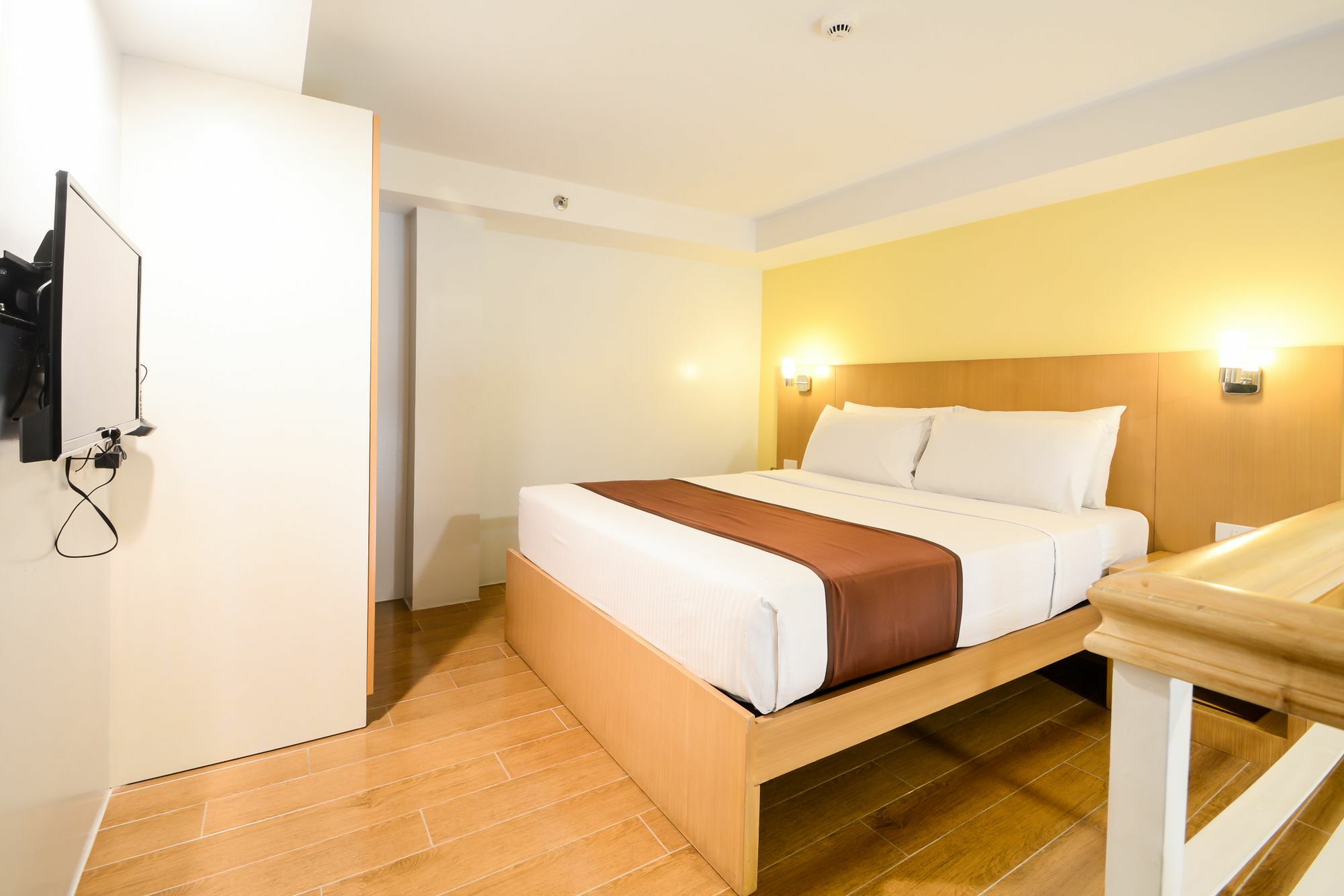 Aurumone Makati Suites マカティ エクステリア 写真