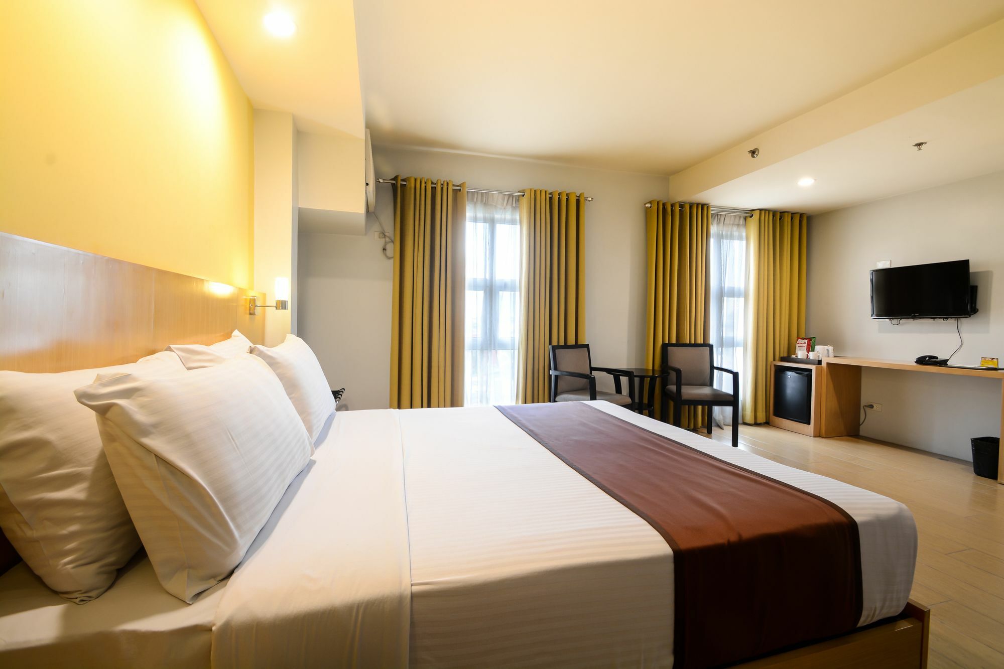 Aurumone Makati Suites マカティ エクステリア 写真