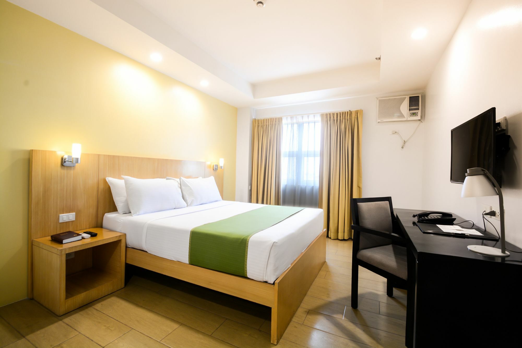 Aurumone Makati Suites マカティ エクステリア 写真