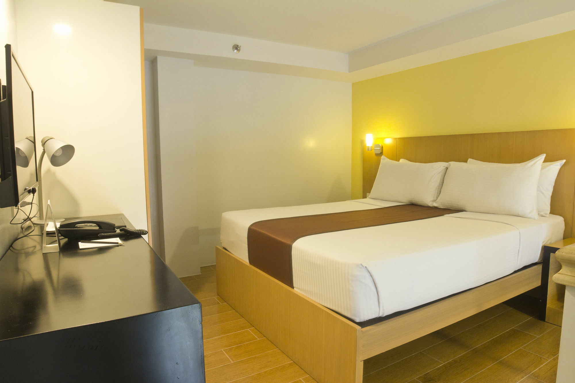 Aurumone Makati Suites マカティ エクステリア 写真